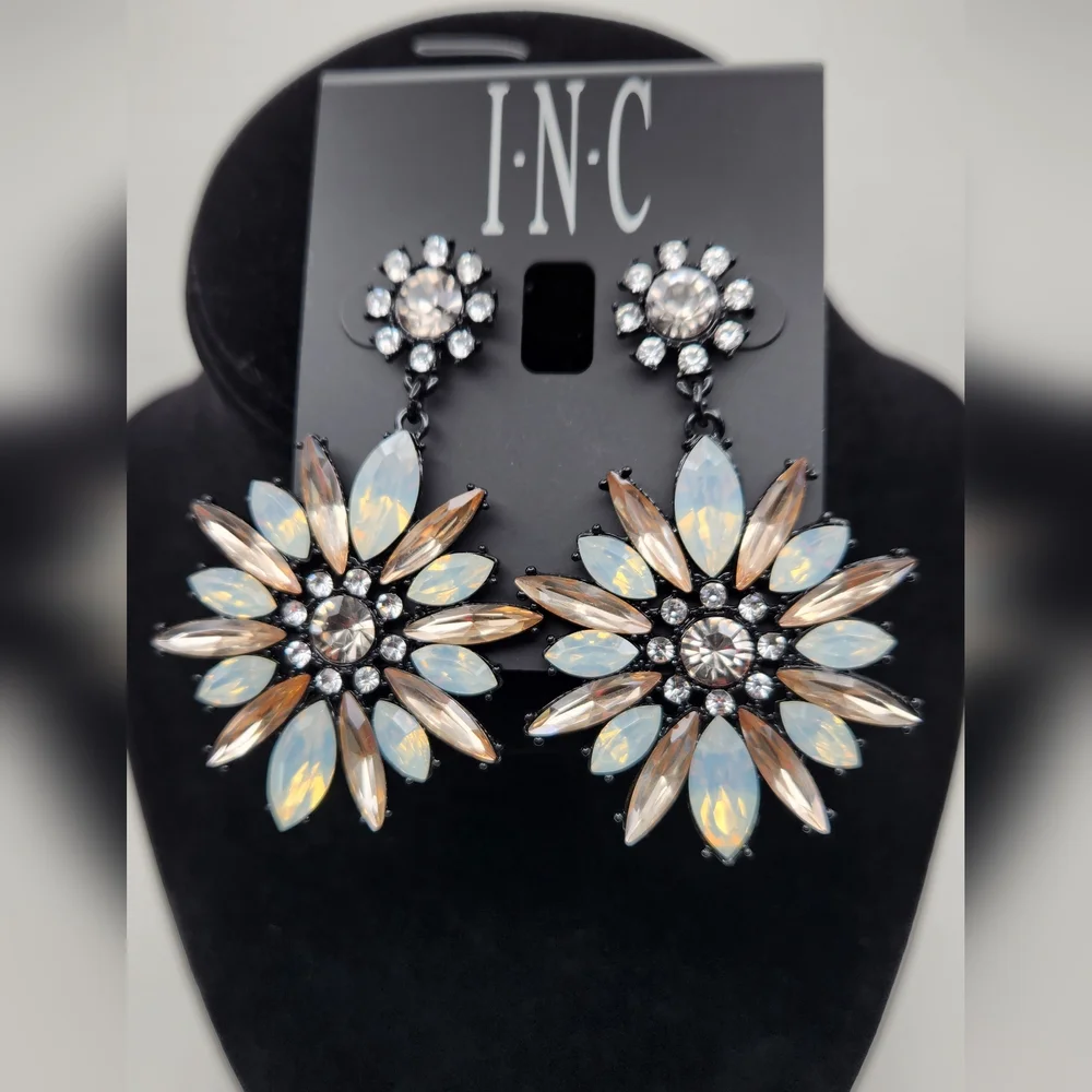 International Concepts Black and Neutral Stone Flower Drop Earrings - Picture 1 of 4